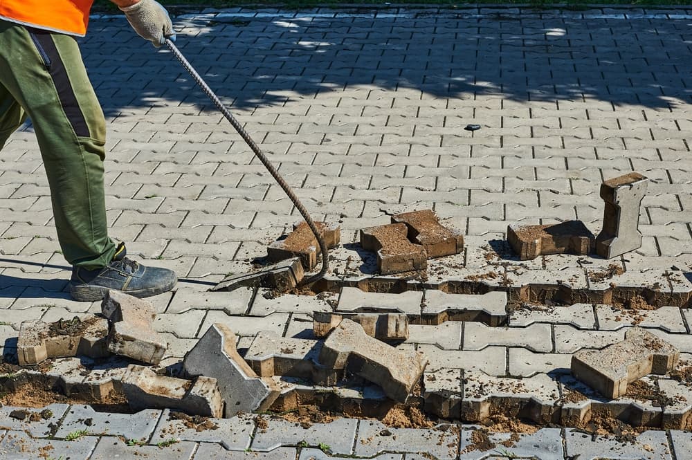 why-your-concrete-patio-is-cracking-richfield-blacktop