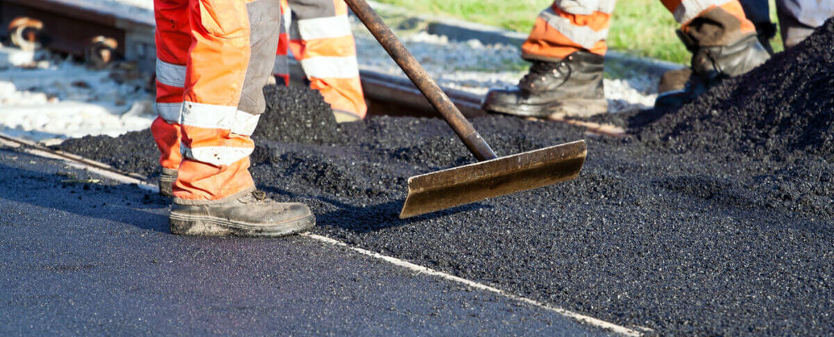 minor asphalt driveway repairs