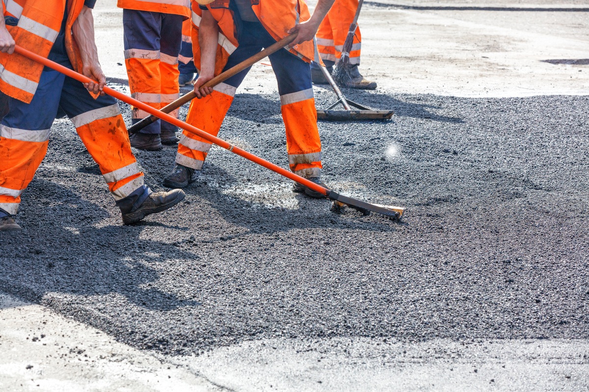 Red Flags to Avoid When Searching for Asphalt Paving Near Me