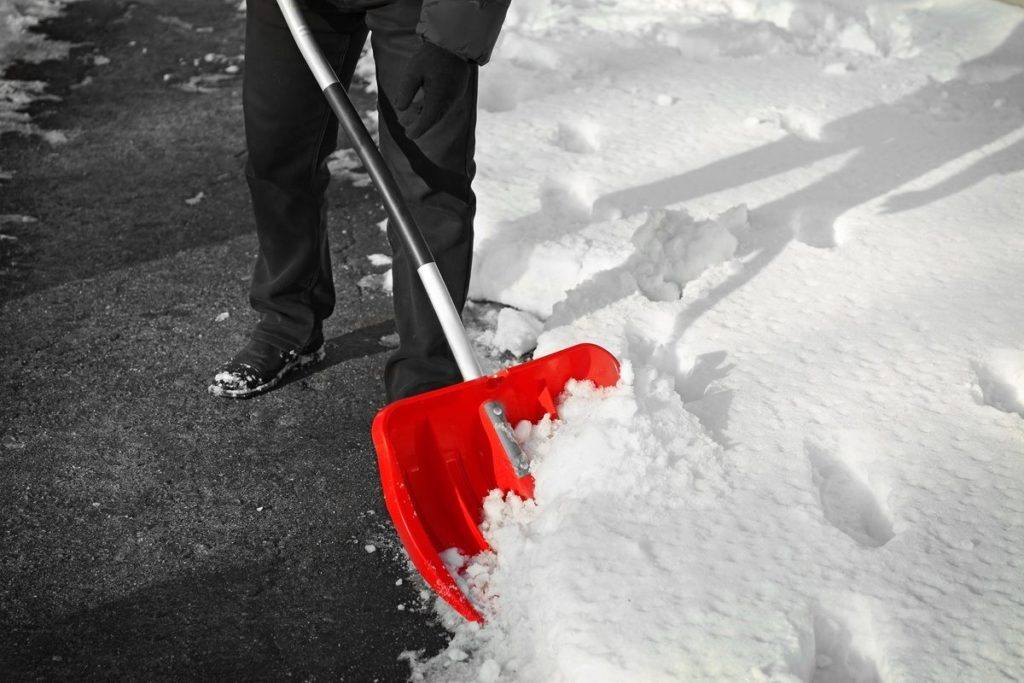 5 Winter Prep Tasks for Your New Asphalt Driveway in Minnesota